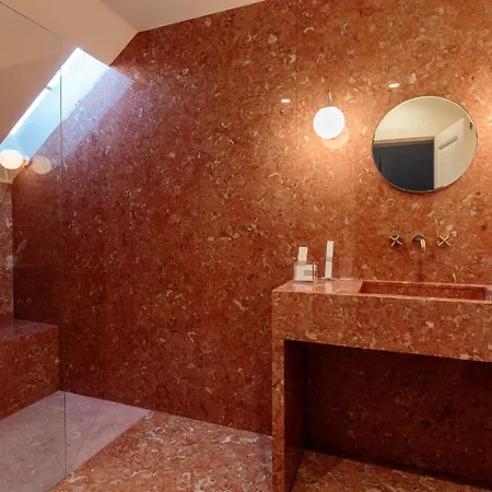 Dear - Valmor Palace Lisbon