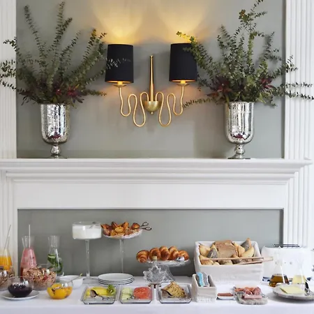 Dear - Valmor Palace Guest house